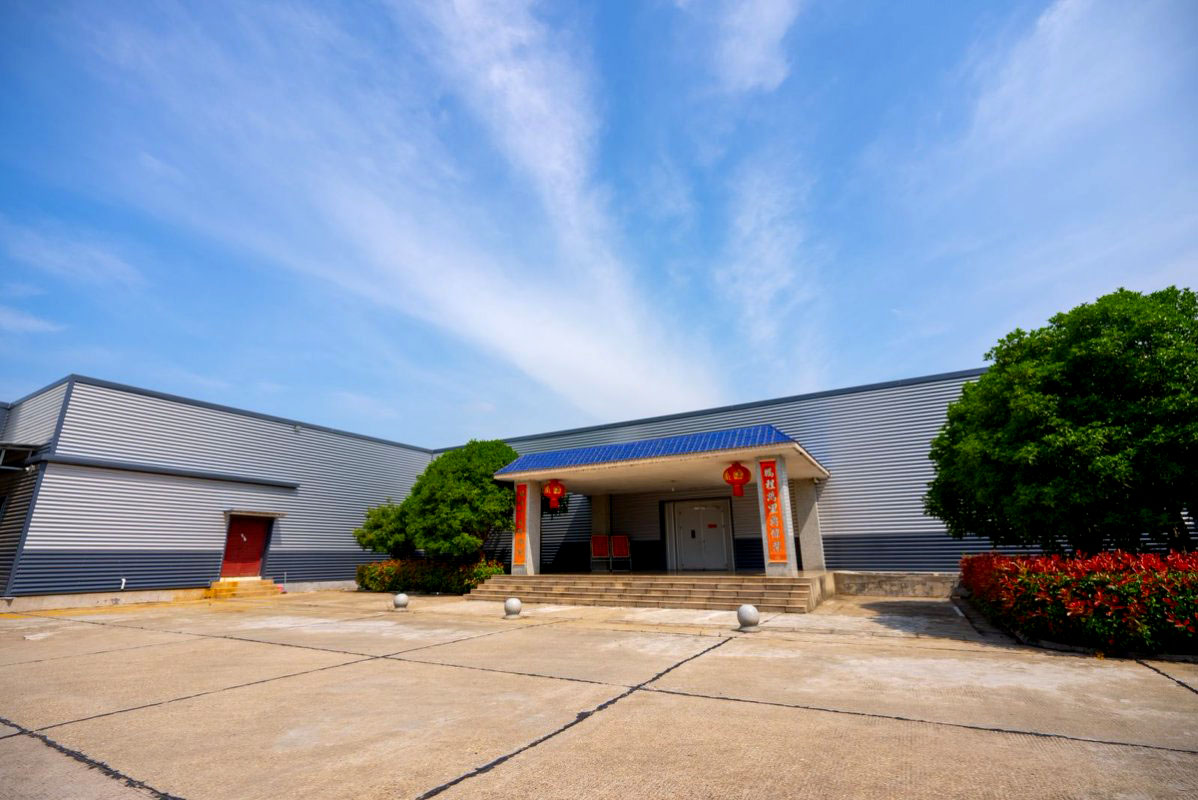 車(chē)間南大門(mén)